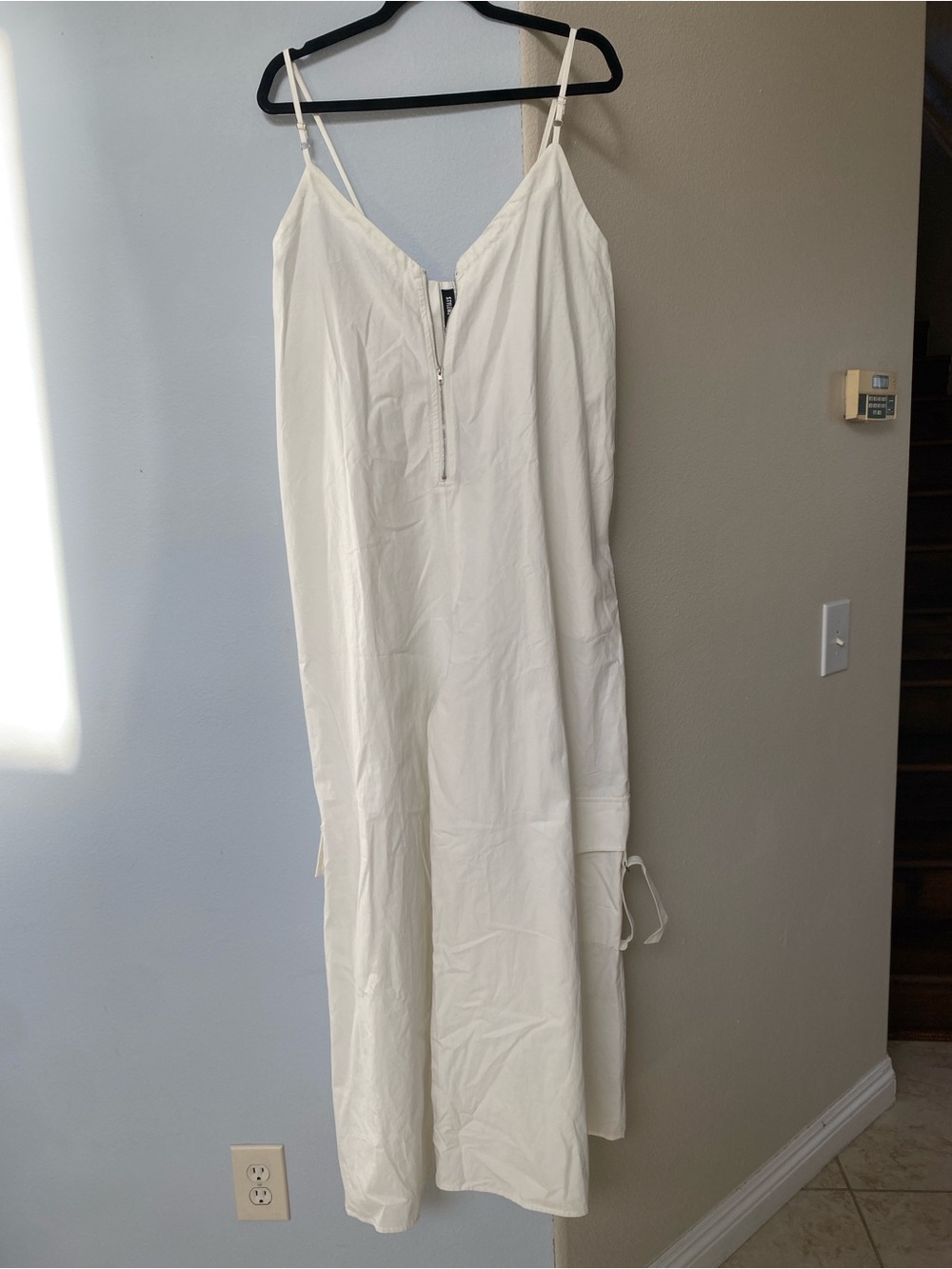 STYLEWE White Zip-Front Women Jumpsuit